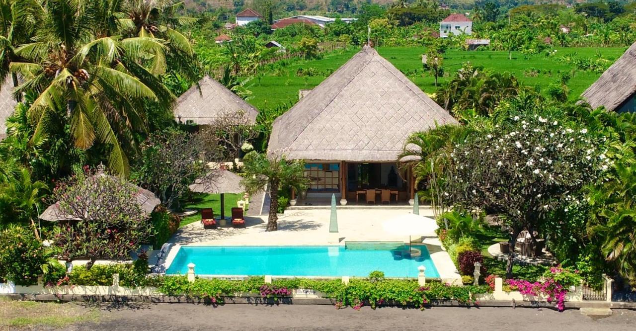 Villa Surgawi Lovina  Exterior photo