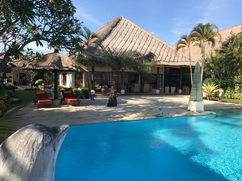 Villa Surgawi Lovina  Exterior photo
