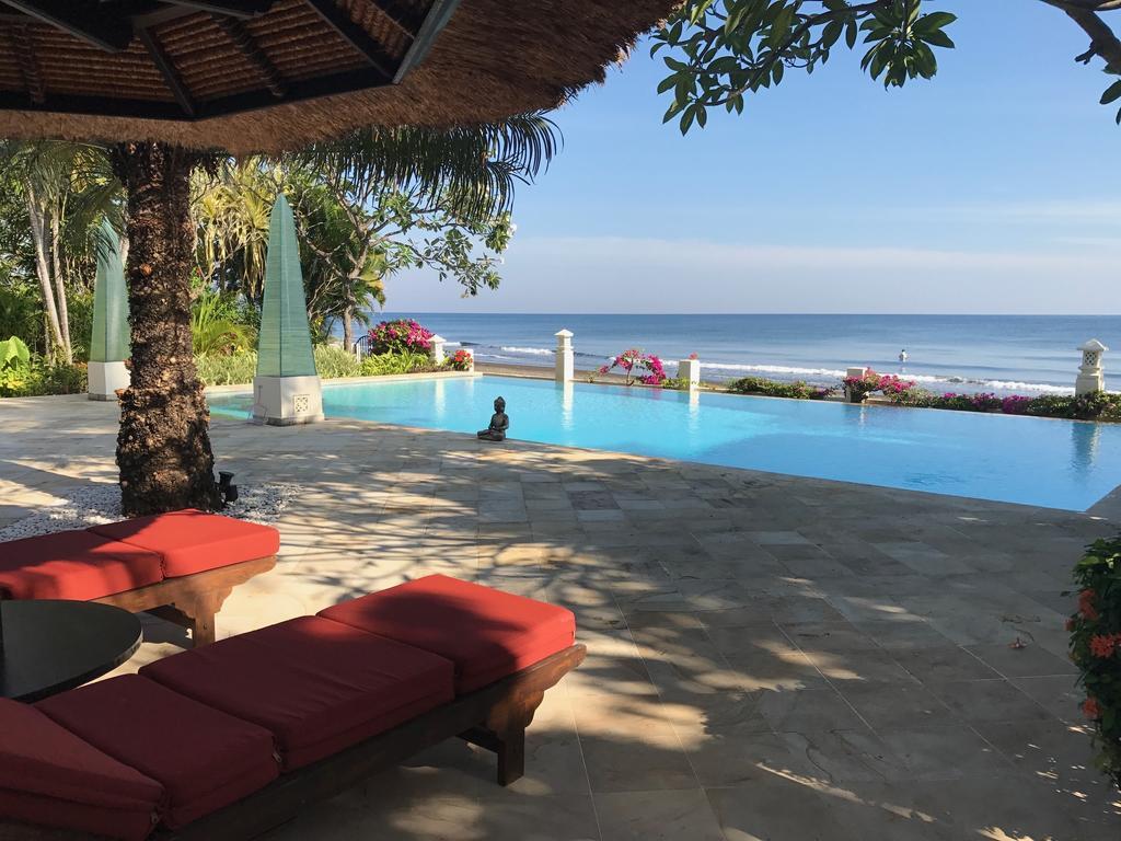 Villa Surgawi Lovina  Exterior photo